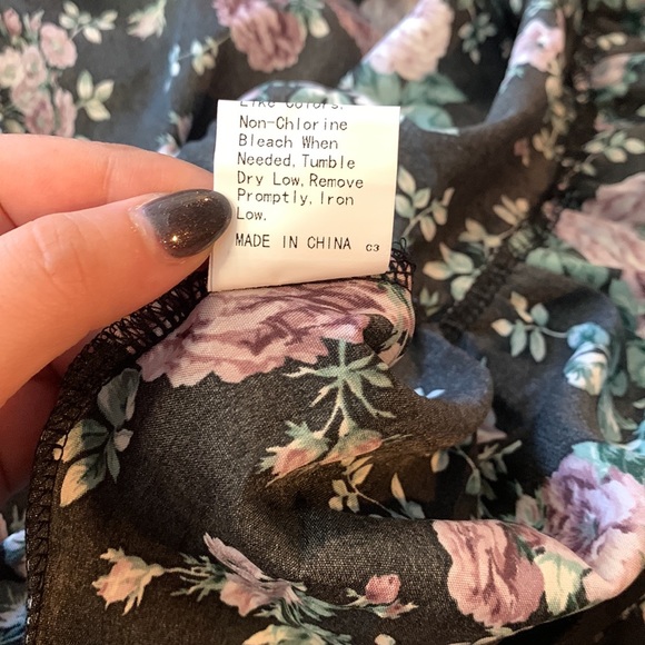 Cinnie Black floral dress with lacy trim - Picture 5 of 5